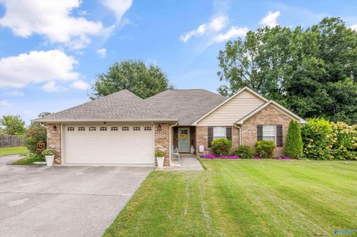 23886 May Ln, Athens, AL, 35613-3747 | Card Image
