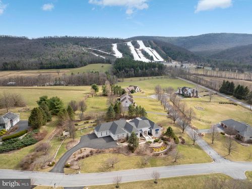 220 Mount Pleasant Dr, BOALSBURG, PA, 16827-1810 | Card Image