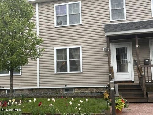 31 Taft St, North Adams, MA, 01247-3153 | Card Image