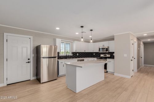 390 W Poston Cir, Florence, AZ, 85132-0034 | Card Image