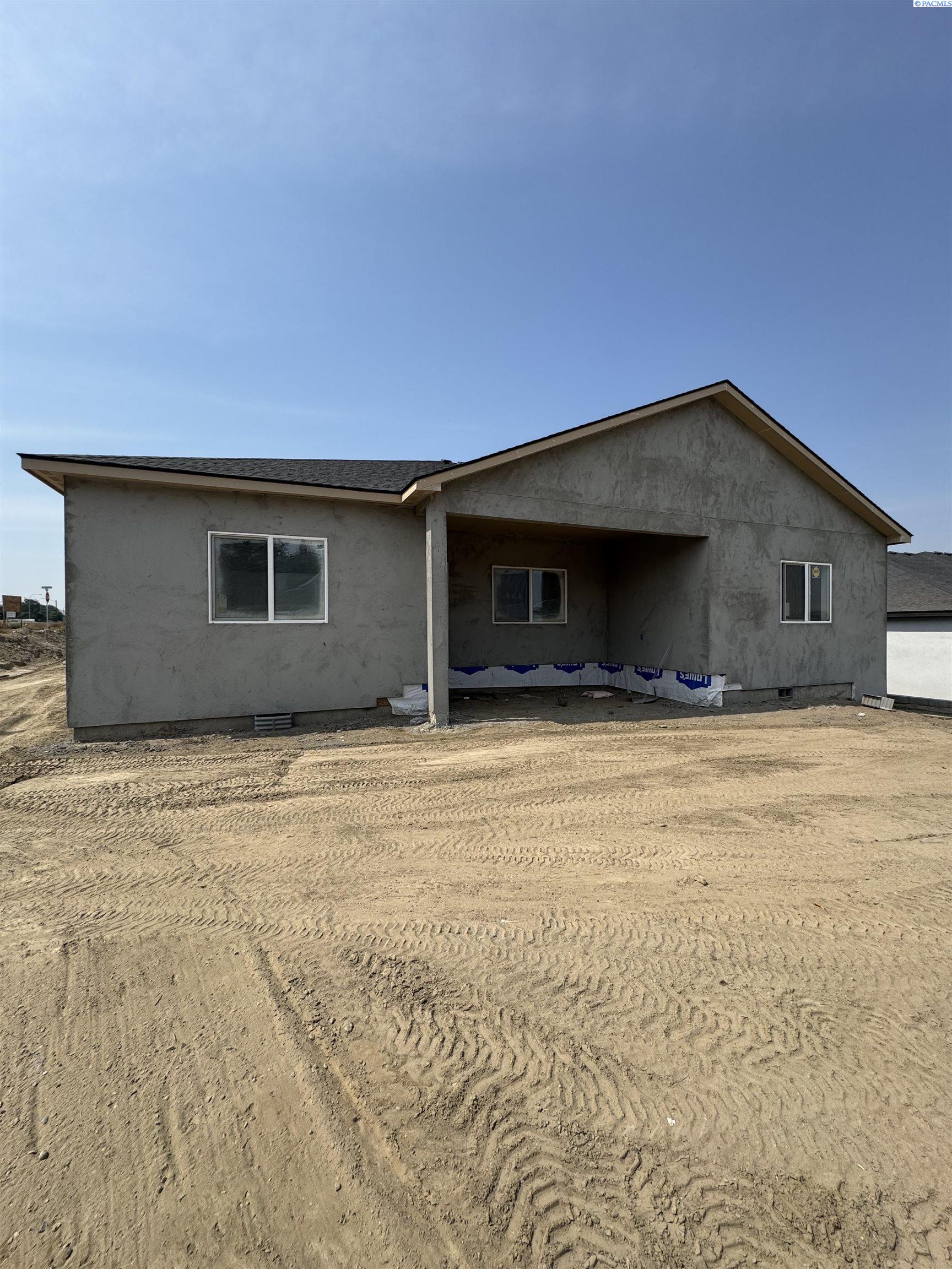 Residential in Sunnyside 4