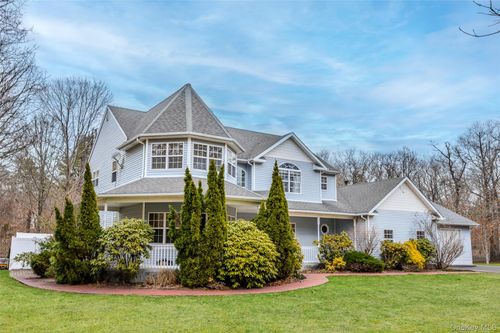 287 Dayton Ave, Manorville, NY, 11949-2029 | Card Image