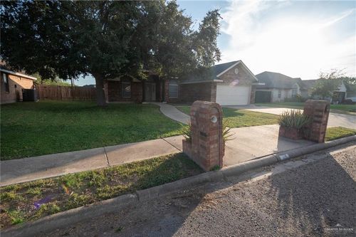858 Quail Hollow Dr, Weslaco, TX, 78596-7832 | Card Image