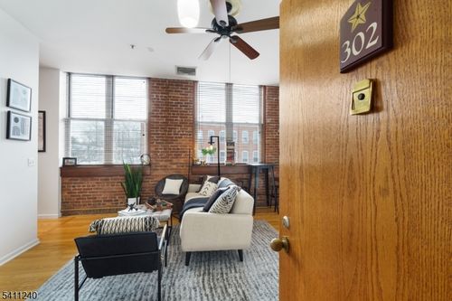 apt-302-240 Main St, Little Falls, NJ, 07424-1353 | Card Image