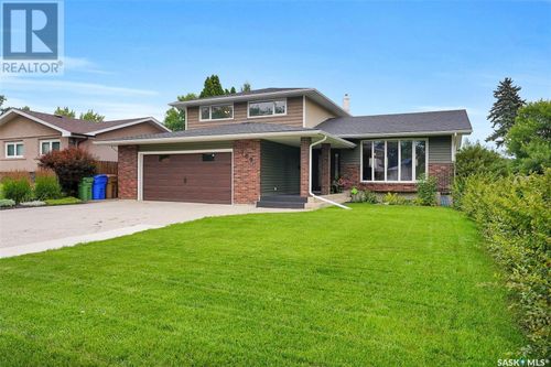 709 Dalgliesh Dr, Regina, SK, S4R6R1 | Card Image