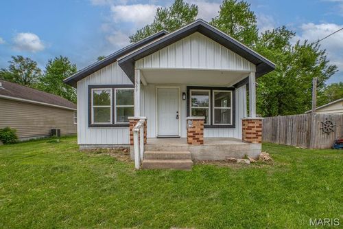 669 Bennett Street, Lebanon, MO, 65536 | Card Image