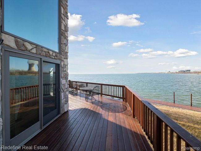 6730 Lakeshore Dr, House other with 3 bedrooms, 3 bathrooms and null parking in Newport MI | Image 6