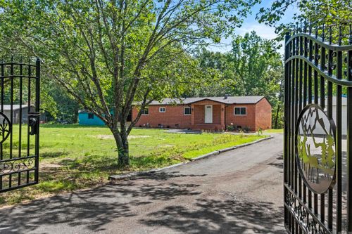 18820 Honeysuckle Ln, Little Rock, AR, 72206-9263 | Card Image