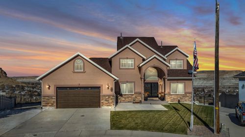 1210 Fawn Cir, Green River, WY, 82935-6600 | Card Image