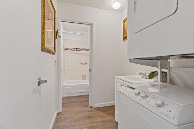 UNIT-4 - 2200 Woodside Ln, Condo with 2 bedrooms, 1 bathrooms and null parking in Sacramento CA | Image 18
