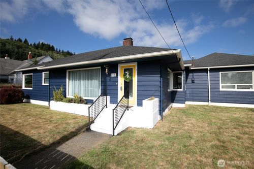 215 Ontario St, Hoquiam, WA, 98550-2918 | Card Image