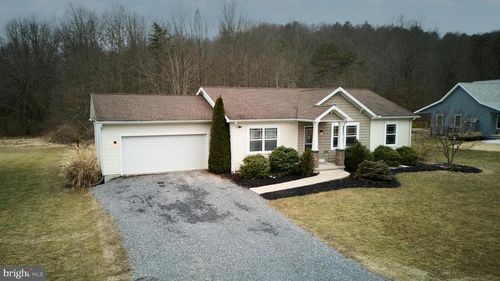 138 Woodside Cir, JERSEY SHORE, PA, 17740-6990 | Card Image