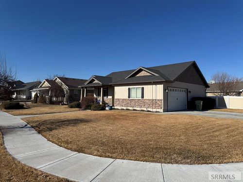 586 Bainbridge Lane, Idaho Falls, ID, 83404 | Card Image