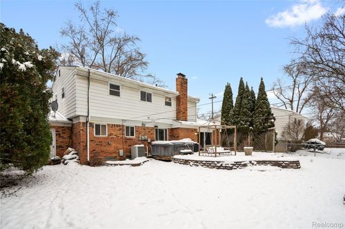 15238 Farmbrook Dr, Plymouth, MI, 48170-2769 | Card Image