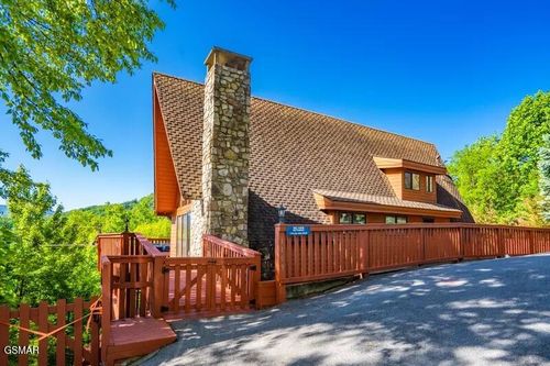 1109 Ski View Dr, Gatlinburg, TN, 37738-4517 | Card Image
