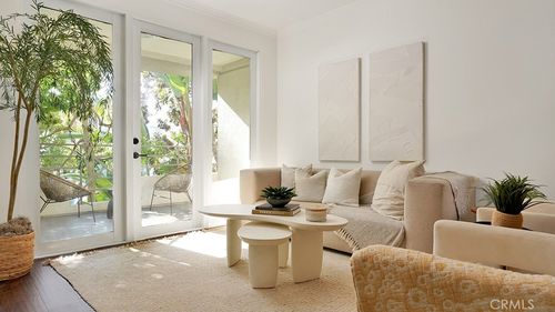 apt-216-2233 Martin, Irvine, CA, 92612-1436 | Card Image