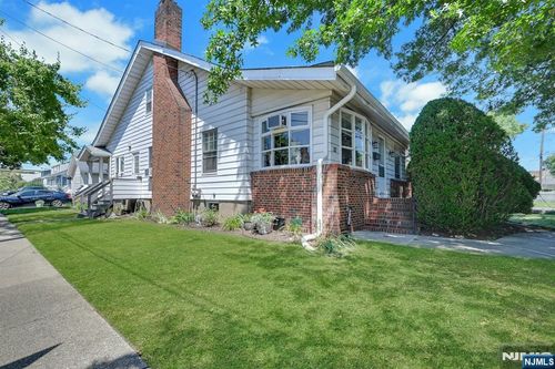 111 Van Winkle Avenue, Hawthorne, NJ, 07506 | Card Image