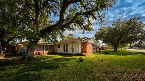 1420 Cynthia St, Franklin, LA, 70538-3704 | Card Image