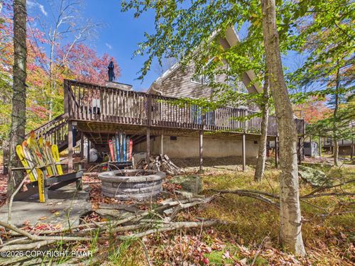 286 N Arrow Dr, Pocono Lake, PA, 18347-8048 | Card Image