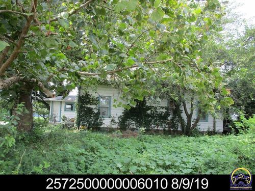 grantville-area-jeffers-3171 13th St, Topeka, KS, 66617 | Card Image