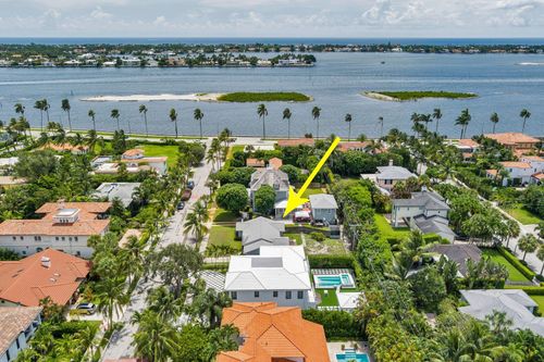 206 Pershing Way, West Palm Beach, FL, 33401-8036 | Card Image