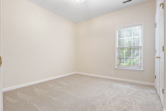 Middle bedroom (bedroom 3) | Image 19