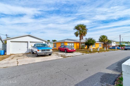 527 Eastwood Ln, DAYTONA BEACH, FL, 32118-4706 | Card Image