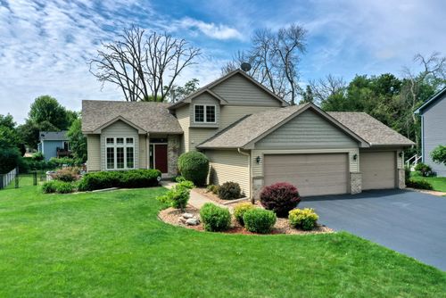 20730 Glenbrook Ave N, Forest Lake, MN, 55025-8003 | Card Image