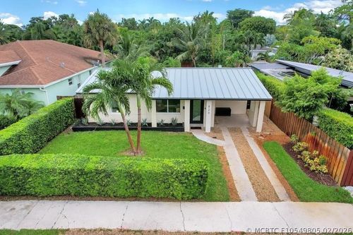 820 Ne 17th St, Fort Lauderdale, FL, 33305-3045 | Card Image