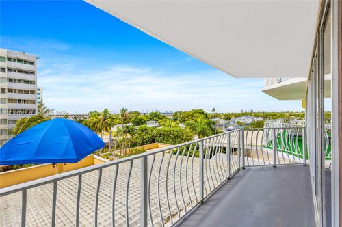 506-7601 E Treasure Dr, North Bay Village, FL, 33141 | Card Image
