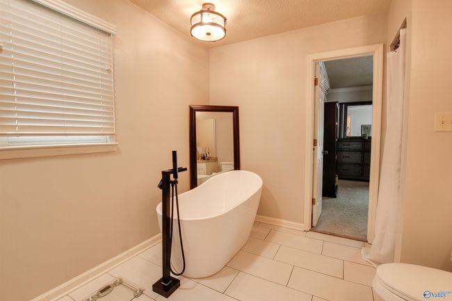 2806 Wisteria Pl Se, House other with 5 bedrooms, 4 bathrooms and null parking in Decatur AL | Image 13