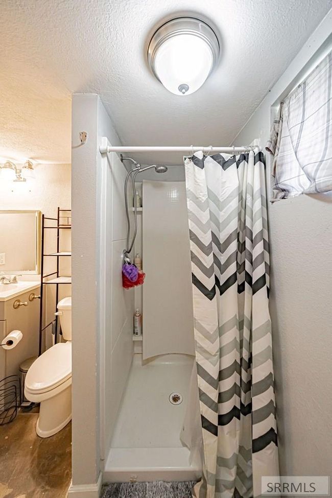 462 Ne Main St, House other with 4 bedrooms, 2 bathrooms and 1 parking in Blackfoot ID | Image 25
