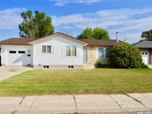 526 Wilken Cres E, Warman, SK, S0K4S1 | Card Image