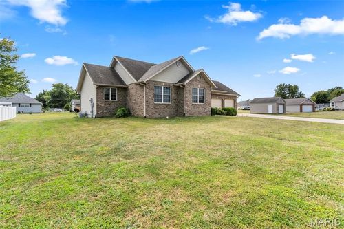 708 W Morgan St, Bunker Hill, IL, 62014-1042 | Card Image