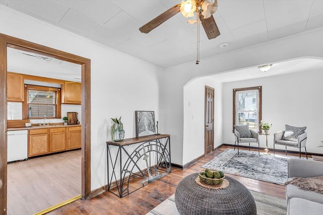 274 Commonwealth Ave, House other with 3 bedrooms, 2 bathrooms and 4 parking in Springfield MA | Image 4