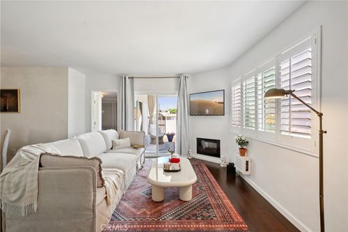 4-2704 Voorhees Ave, Redondo Beach, CA, 90278 | Card Image
