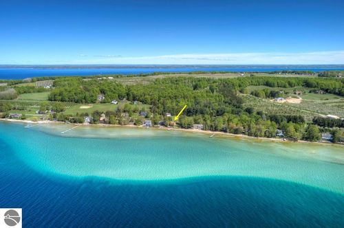 488 S Stony Point Rd, Suttons Bay, MI, 49682-9574 | Card Image