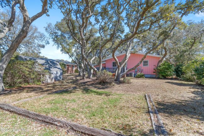 209 Sellers St, House other with 3 bedrooms, 2 bathrooms and null parking in Oak Island NC | Image 30