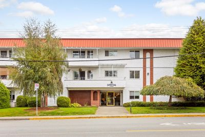 210 - 12096 222 St, Condo with 2 bedrooms, 1 bathrooms and null parking in Maple Ridge BC | Image 1