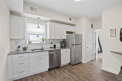 apt-3f-10 Elliott Pl, Peabody, MA, 01960-6196 | Card Image