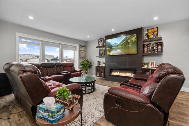 32097 Balfour Drive, House other with 4 bedrooms, 3 bathrooms and 4 parking in Abbotsford BC | Image 6