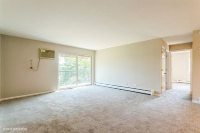 208 - 9s125 Lake Drive, Condo with 2 bedrooms, 1 bathrooms and 2 parking in Willowbrook IL | Image 3