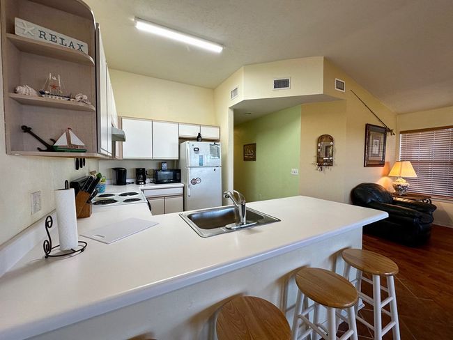 7-F - 11 Old Mill Dr, Condo with 2 bedrooms, 2 bathrooms and null parking in Cedar Key FL | Image 6