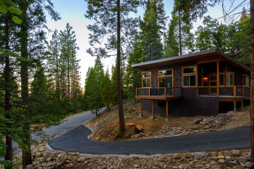 7436 Yosemite Park Way, Yosemite National Park, CA, 95389-9101 | Card Image