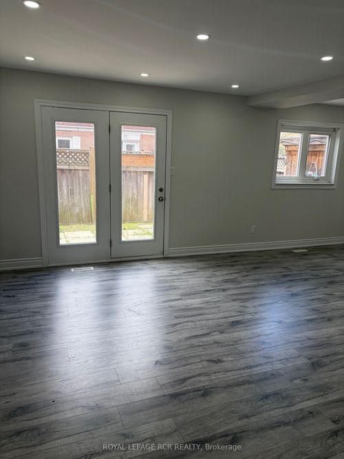 41 Town House Cres, Brampton, ON, L6W3C3 | Card Image