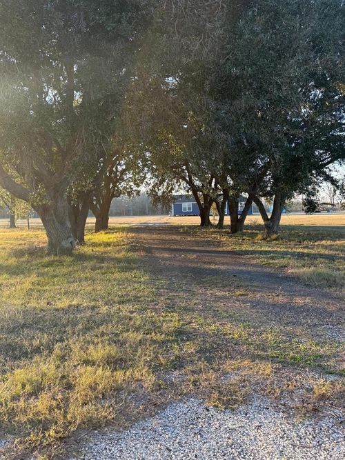 6047 W Creek Rd, East Bernard, TX, 77435-8238 | Card Image