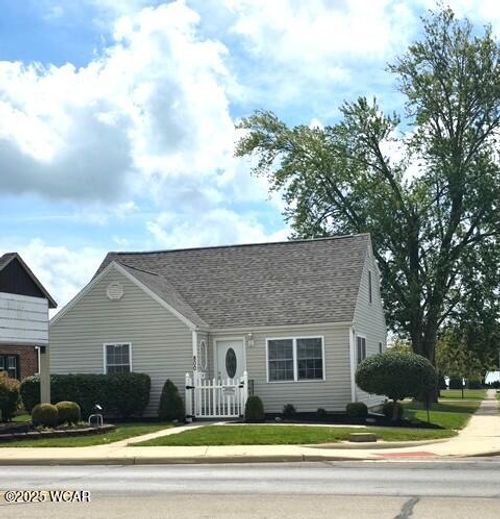 802 E Market St, Celina, OH, 45822-1830 | Card Image