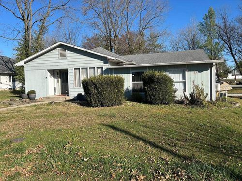 307 N Pine St, De Soto, IL, 62924-1525 | Card Image