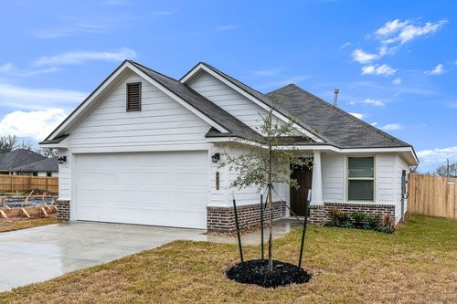 1215 High St, Navasota, TX, 77868-5415 | Card Image