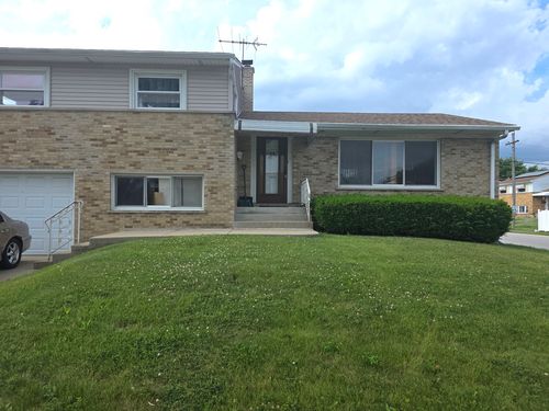 271 Braddock Dr, Melrose Park, IL, 60160-2405 | Card Image